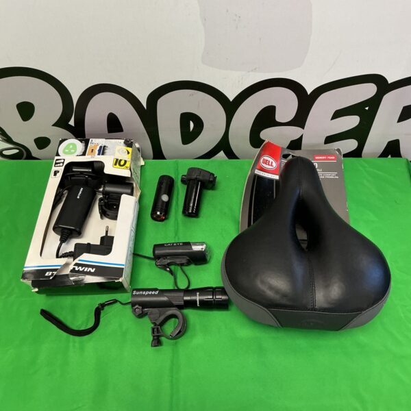 Cateye bike lights and Bell Recline 800 saddle for cycling.