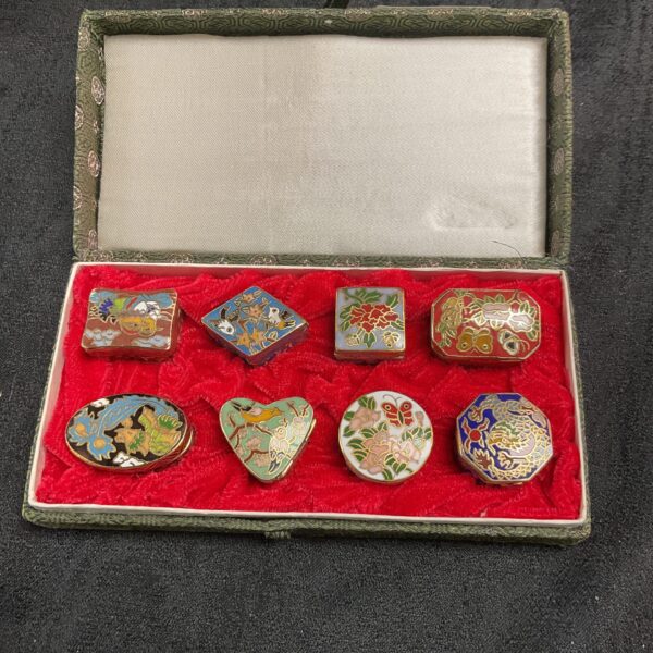 Boxed set of vintage Chinese cloisonne enamel pill pots.