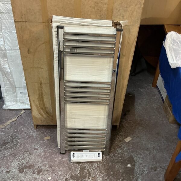 Chrome ladder towel rail measuring 400x1000 for bathroom use.
