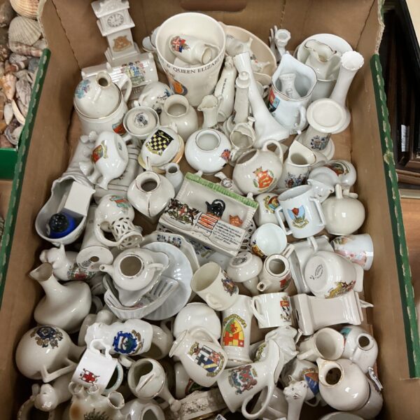Large collection of vintage crested ware from Arcadian and Saxony.