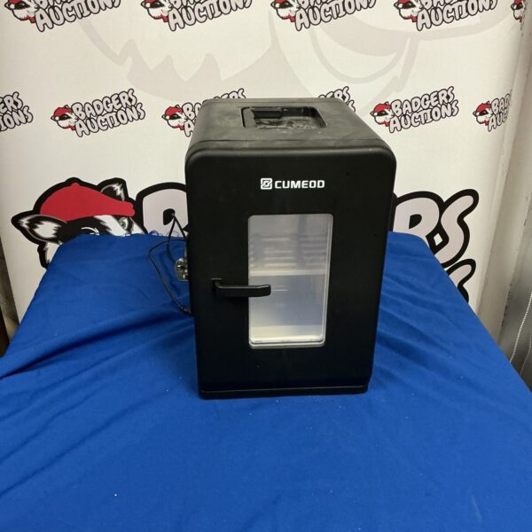 Compact Cumeoo mini fridge for cosmetics and beverages.