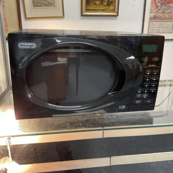 Black DeLonghi microwave oven on a countertop.