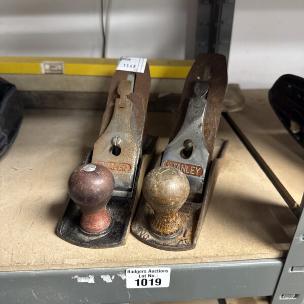 Vintage Draper and Stanley wood planes for woodworking.