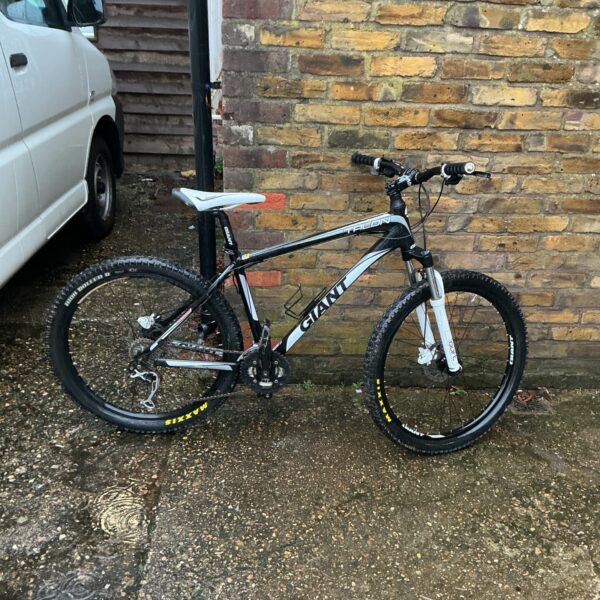 Used Giant Talon off road mountain bike for sale.