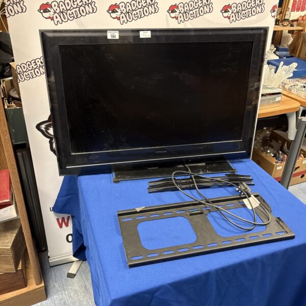 Hitachi UT32MH70 32inch Tv With Bracket Stand