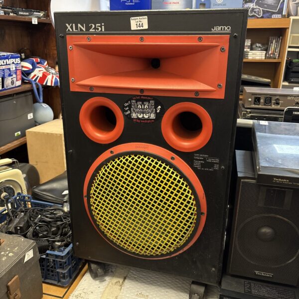 Vintage Jamo XLN 25i passive PA speaker in a cluttered room.