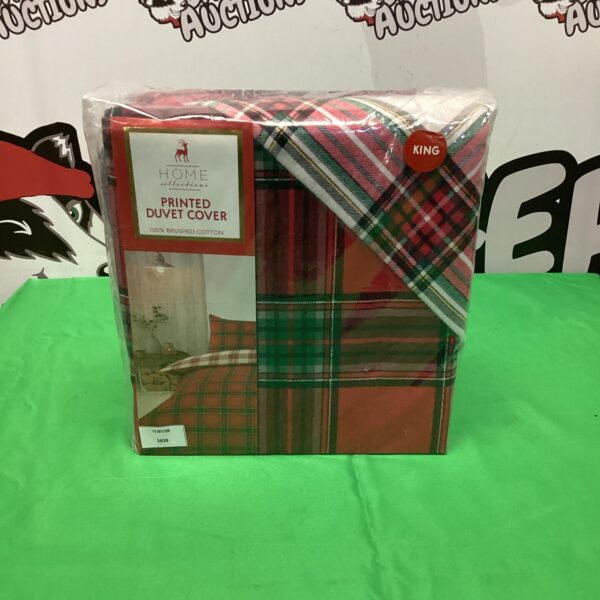 Festive king size plaid duvet cover in red and green.