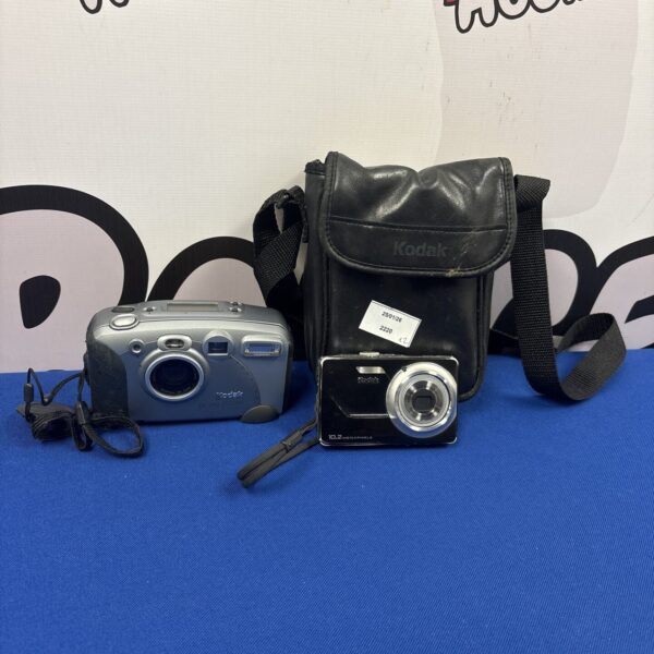 Vintage Kodak Easyshare M340 digital camera with protective case.