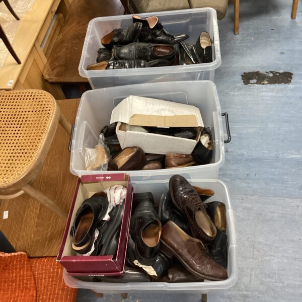 Mixed lot of leather shoes in cardboard boxes.