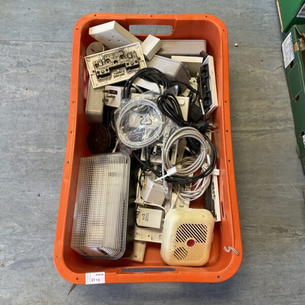 Mixed electrical lot with exterior light and components.