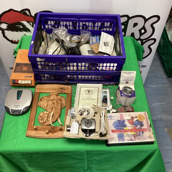 Mixed lot of vintage audio and tech equipment, including a Sony recorder.