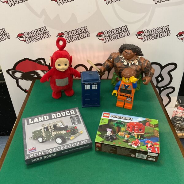 Mixed lot of toys including Lego Minecraft and a metal Land Rover.