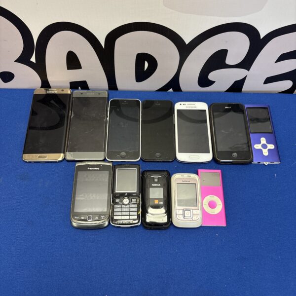 Mobile phone lot including Samsung, Nokia and Apple iPod handsets.