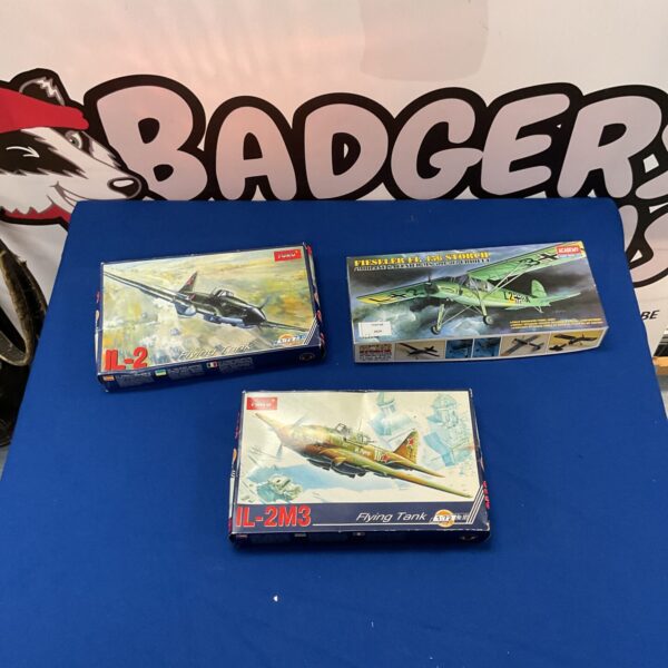 1:72 scale model aircraft lot featuring the IL-2M3 flying tank.