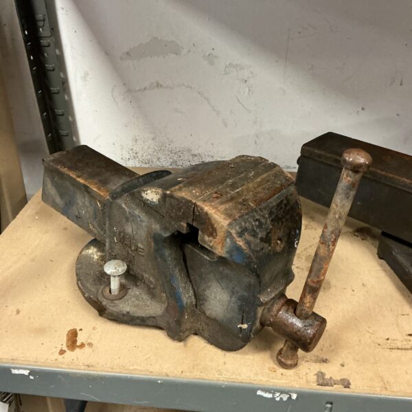 Vintage Record No.4 bench vice for metalworking and workshop use.