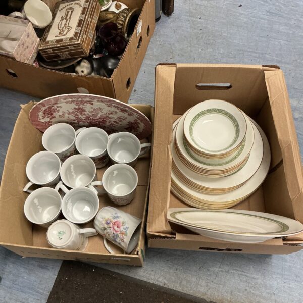 Royal Doulton Rondelay china lot with plates, bowls, and mugs.