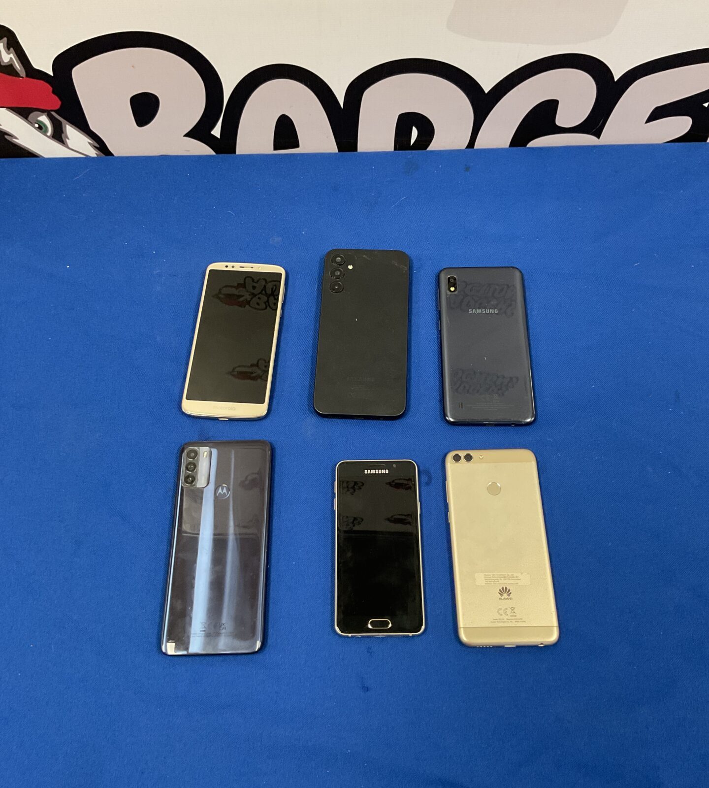 Bundle of smartphones incl. Samsung, Motorola, Huawei – power on but ...