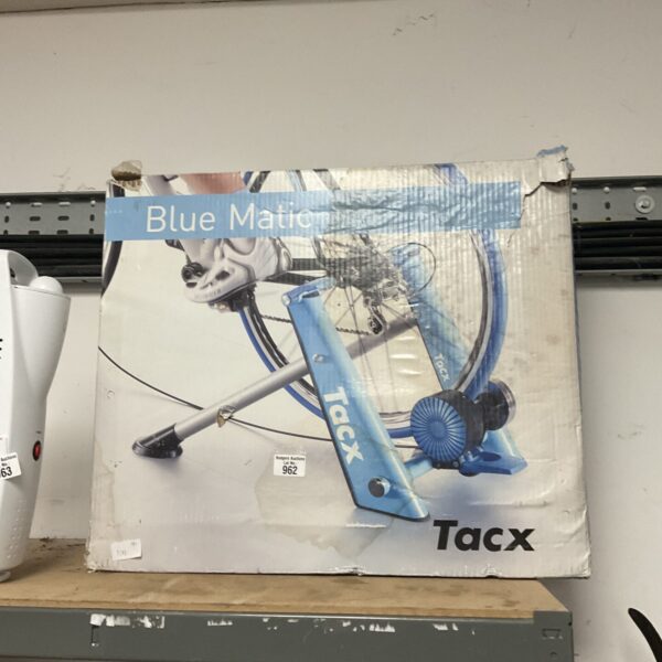 Tacx Bluematic cycle trainer for indoor fitness and cycling.