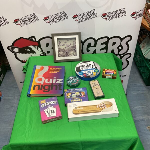 Mixed lot of vintage trivia games including quiz books and bowling game.