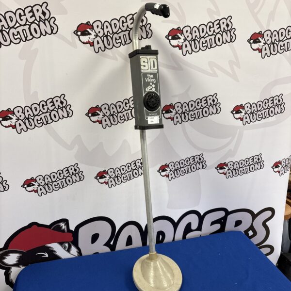 Front view of a vintage Viking SD metal detector.