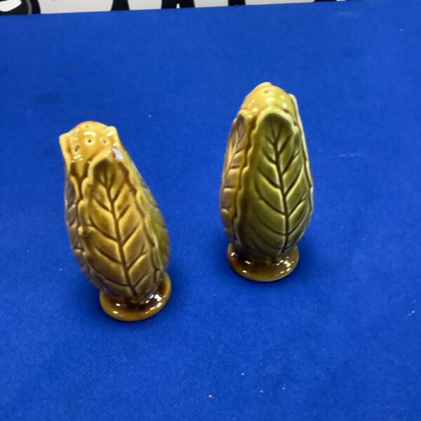 Vintage cabbage leaf cruet set, mid-century ceramic oil and vinegar.