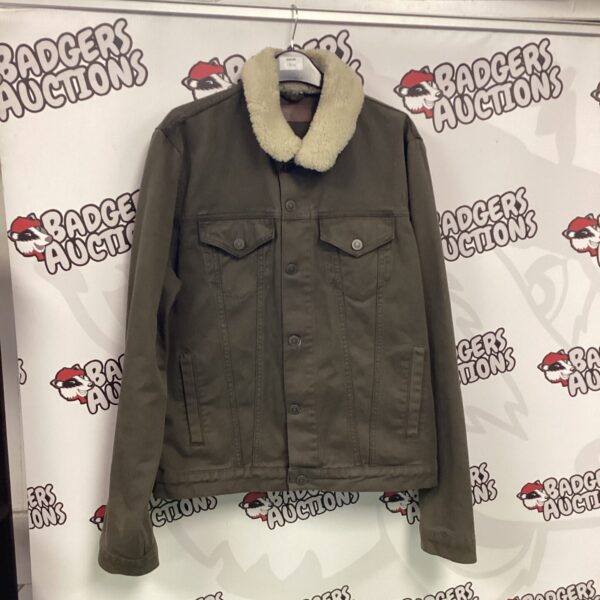 Vintage fleece-lined jacket, medium to large size, 90s style.