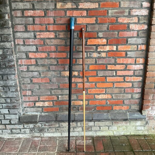 Vintage Graham Mees snooker cue in good condition.