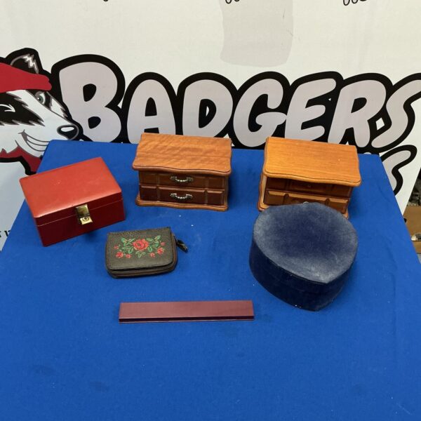 Selection of vintage jewellery boxes with velvet lining.