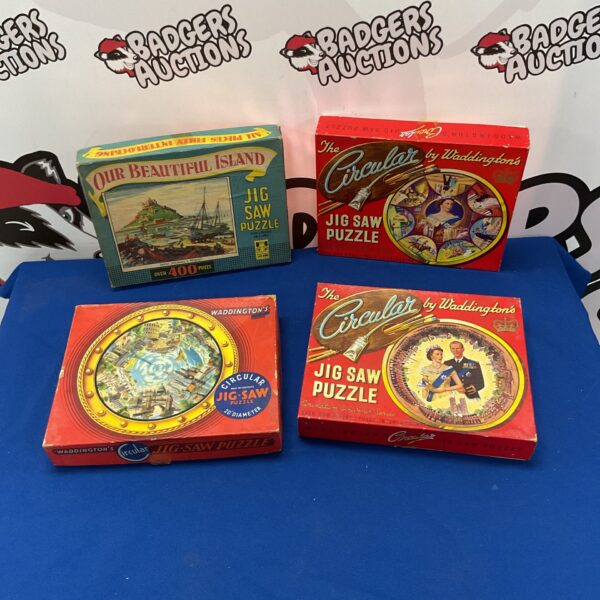Vintage Waddingtons jigsaw puzzle with colourful box illustration.