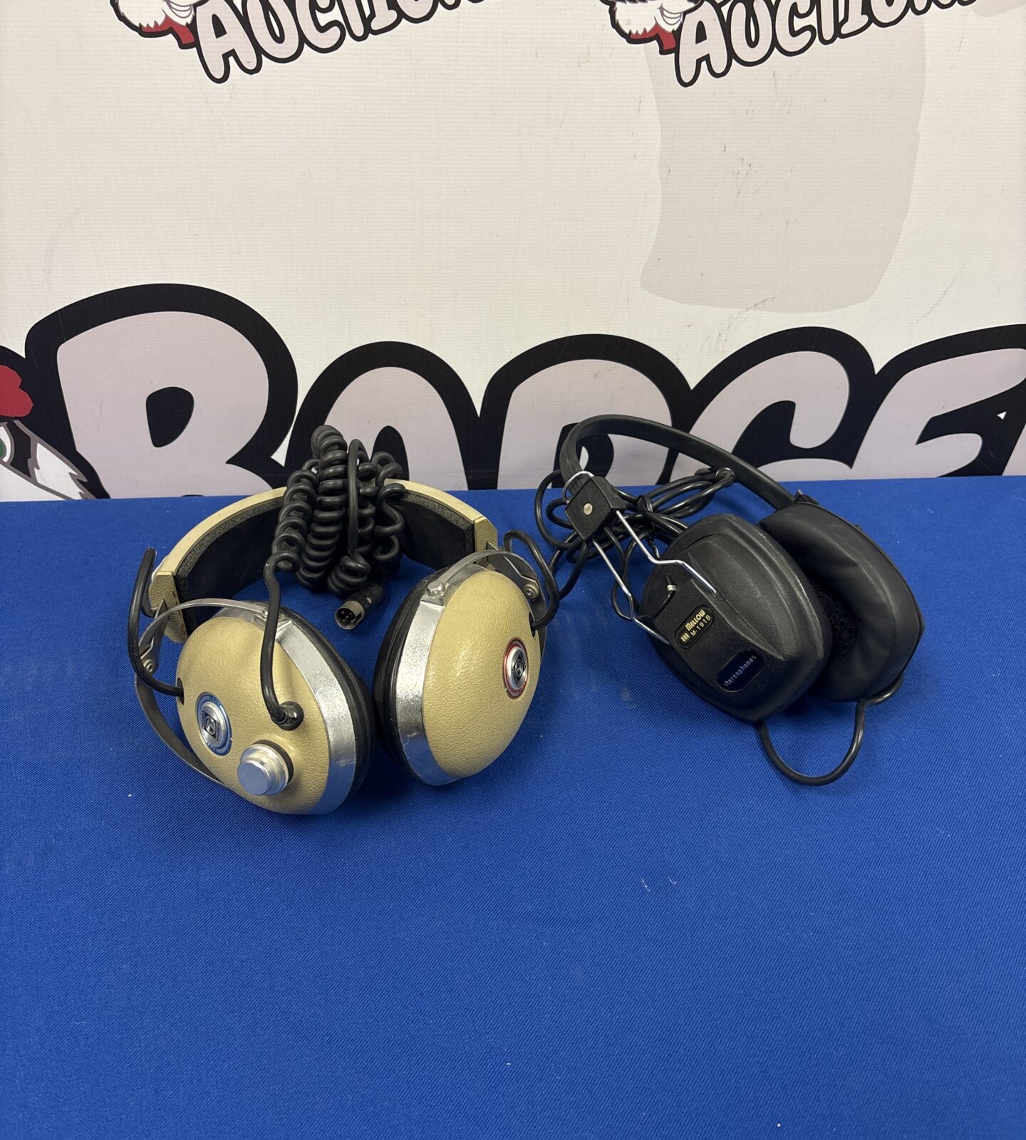 Pair Of Headphones Inc Koss Pro 4aa And Mellow M 191B Badgers Auctions pair-of-headphones-inc-koss-pro-4aa-and-mellow-m-191b-badgers-auctions