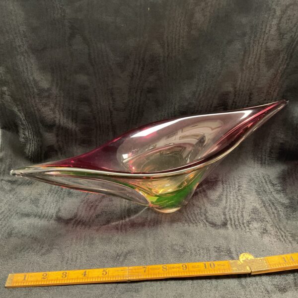 Stunning vintage Murano glass coquille bowl in amethyst, likely by Flavio Poli.