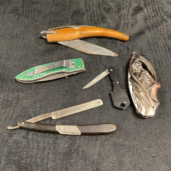 Vintage pocket knives and straight razor lot for collectors.