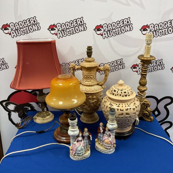 Vintage table lamps lot featuring a ceramic ginger jar lamp.