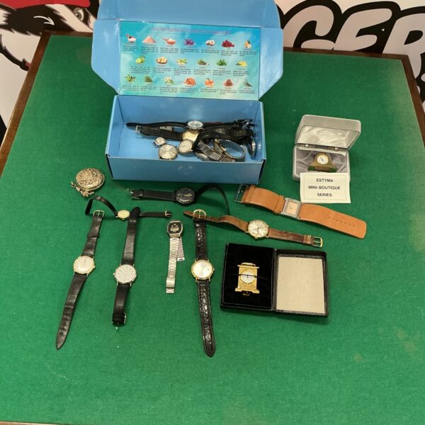 Vintage watch lot including Sekonda wristwatches in assorted styles.