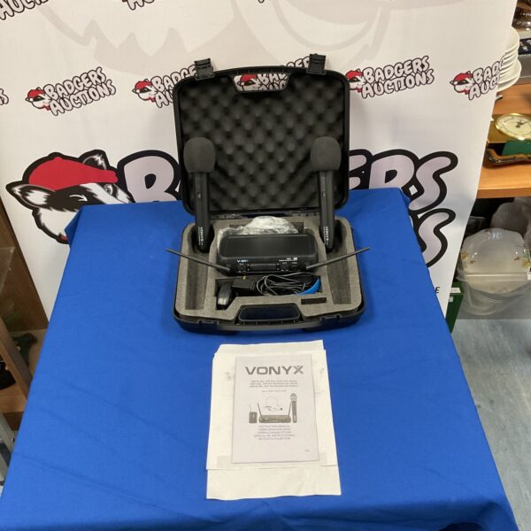 Vonyx WM73 wireless microphone system with receiver and headset.