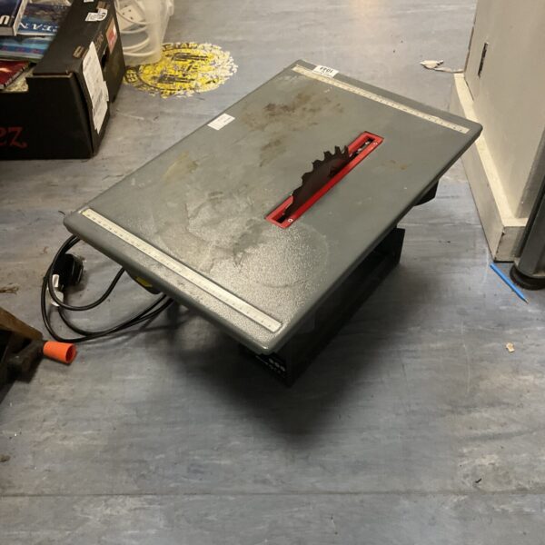 Xtreme 800w table saw for DIY woodworking and cutting projects.