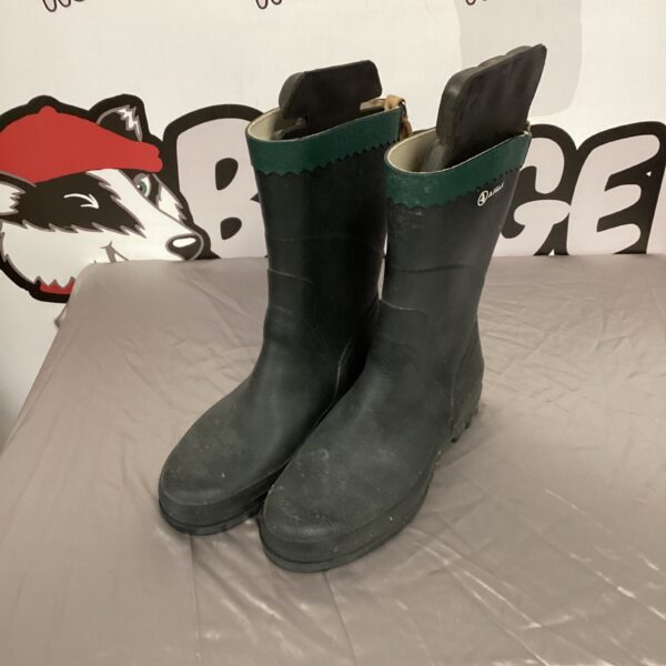 Aigle Wellington boots size 43, durable rubber outdoor footwear.