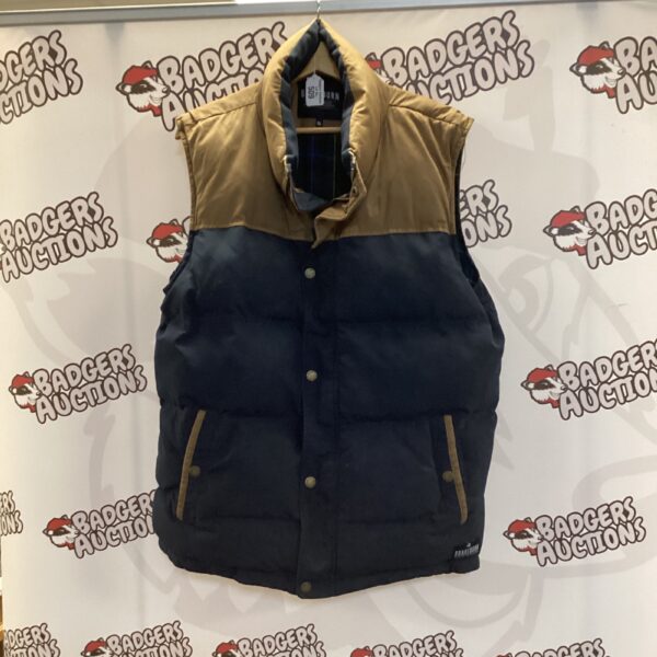 Front view of a Bakeburn gilet in size XL.