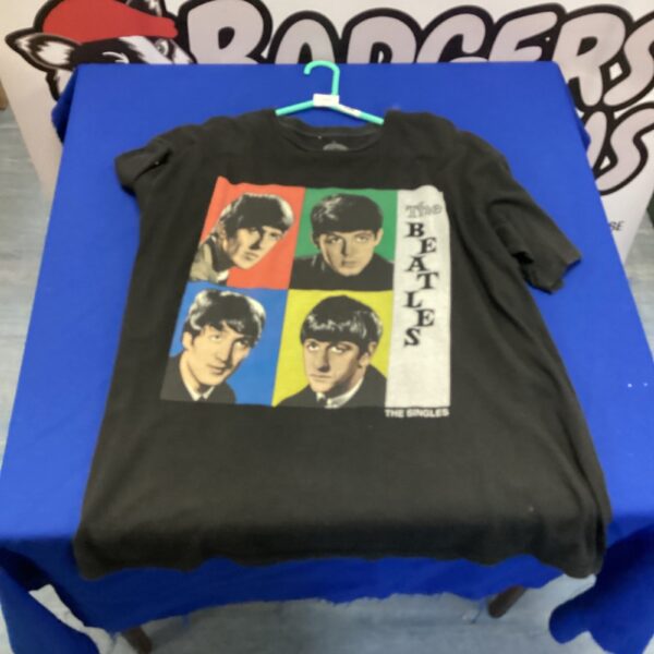 Vintage Beatles t-shirt size 2XL with band graphic.