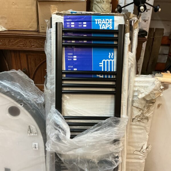 Black ladder radiator measuring 1400x400mm, used condition.
