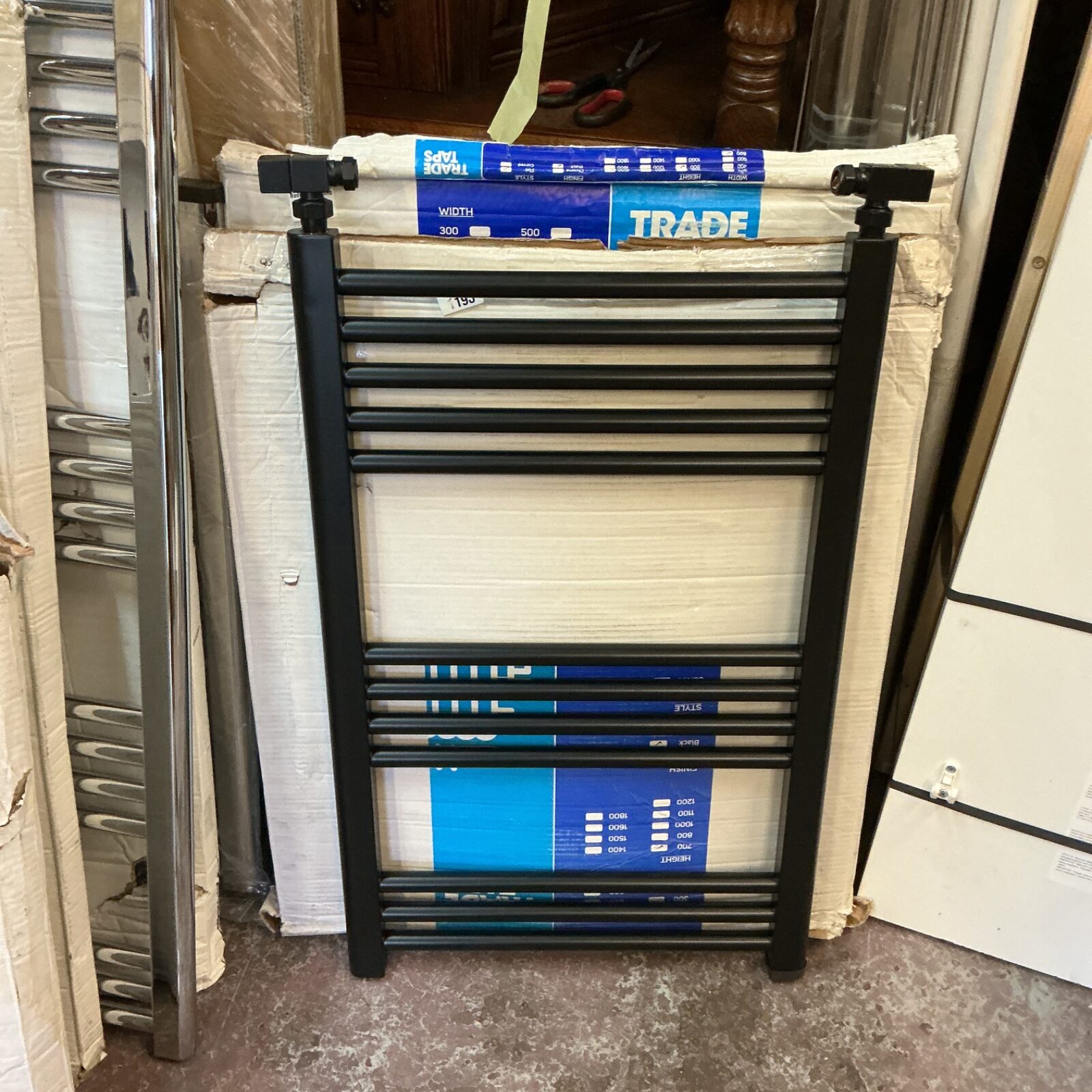 Ladder Kitchen Radiator Black Ladder Radiator no fittings 700×500 – Badgers Auctions