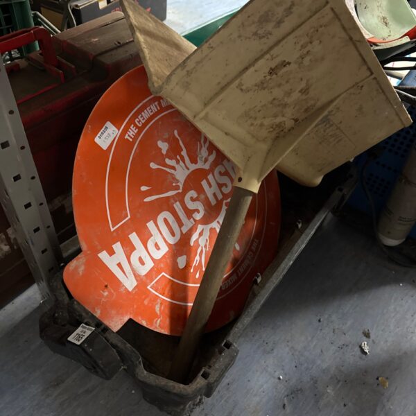 Builder's splash stopper plate for construction and DIY projects.