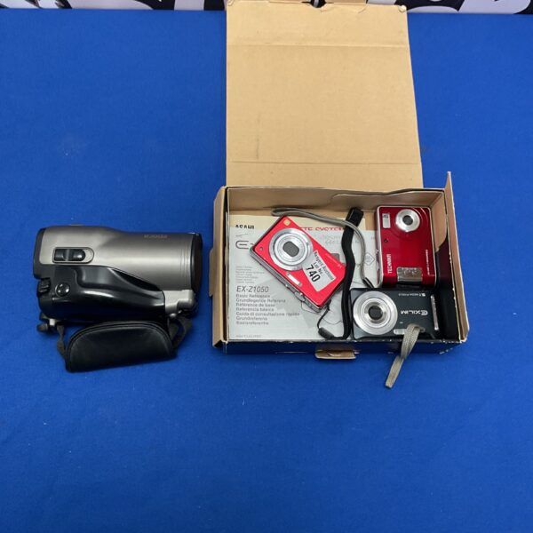 Canon Epoca camera in box, vintage digital point and shoot.