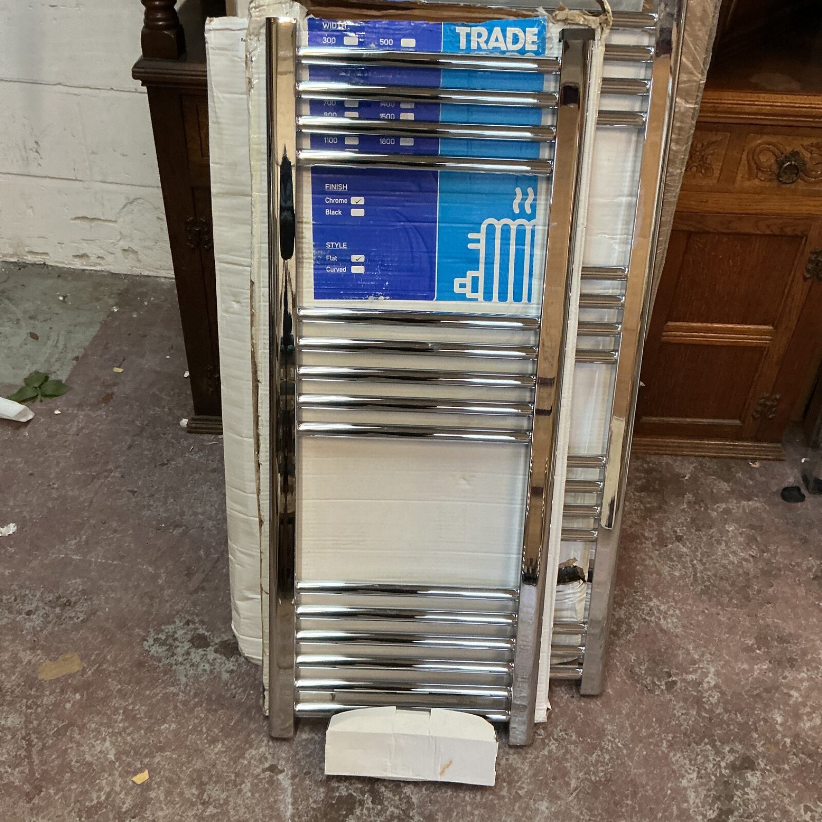 Chrome Ladder Radiator with fittings 1000×400 – Badgers Auctions