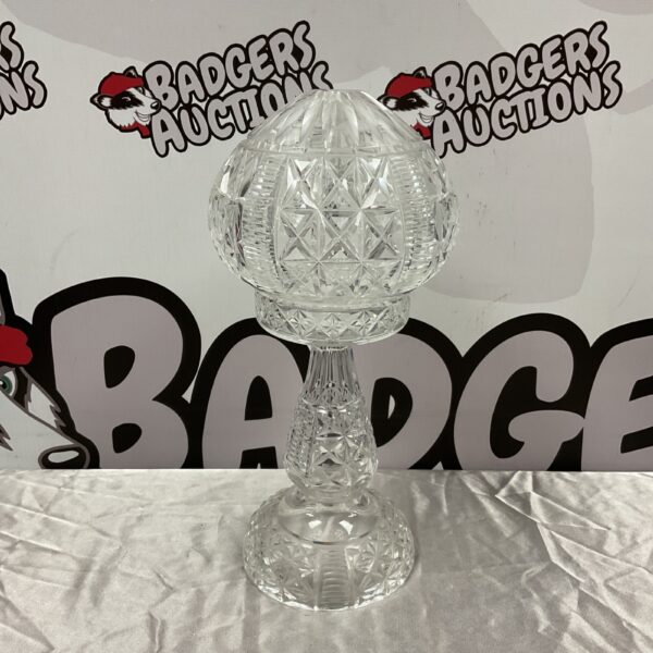 Diamond cut crystal mushroom lamp, 37cm tall.