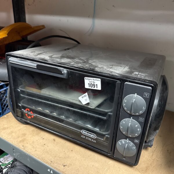 Vintage Delonghi Airstream fan assisted countertop oven.