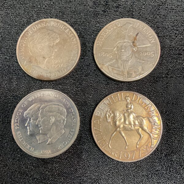 Silver commemorative £5 coin featuring Diana, Princess of Wales.