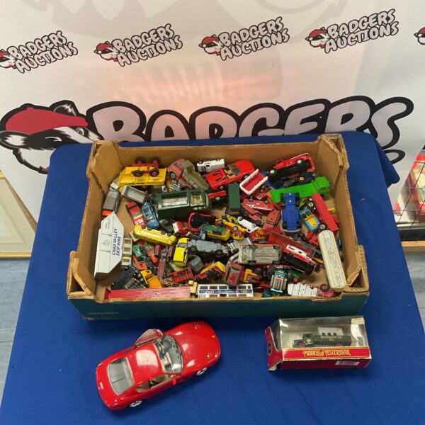 Tray of assorted diecast model cars including Burago Ferrari.