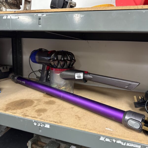 Dyson V6 Animal cordless vacuum cleaner, missing head.