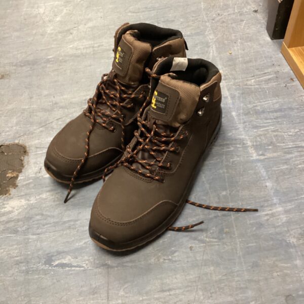 Grafters size 46 safety boots, durable work footwear.